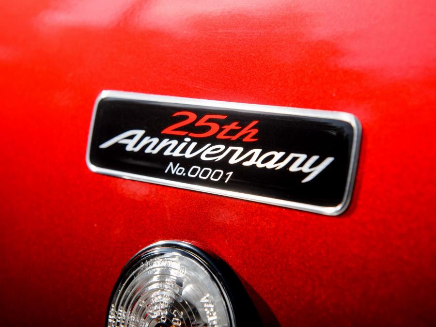 Логотип Mazda MX-5 25th Anniversary (NC3) 2014 года  (UK) (фото 15 из 25)
